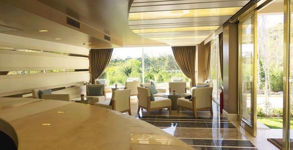 The Escape Hotel Ава Екстериор снимка