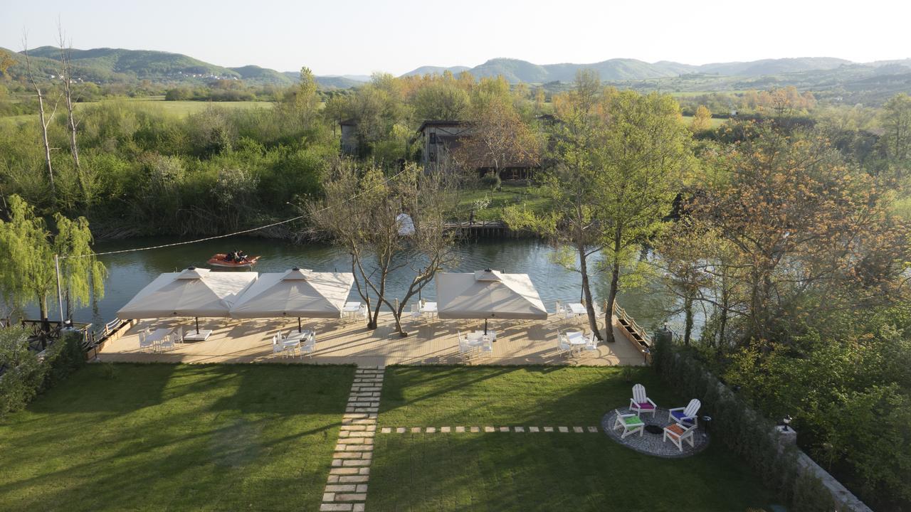The Escape Hotel Ава Екстериор снимка