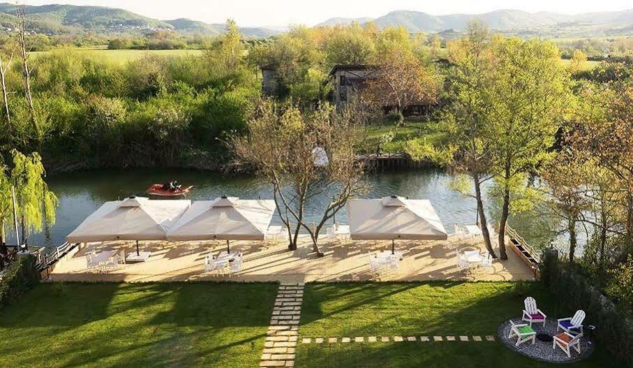 The Escape Hotel Ава Екстериор снимка